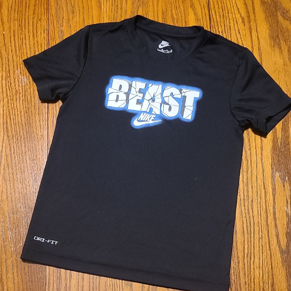 Nike Athletic Black Graphic T-Shirt - Boy's 6